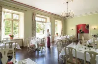 Hotel Gut Kaden Hotels in Bokel