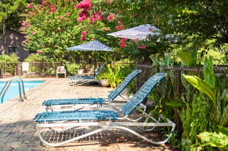 Forest View, Log-Sided Two Bedroom, Two Bath Condo on Lake Ouachita. 2 Condo by Redawning