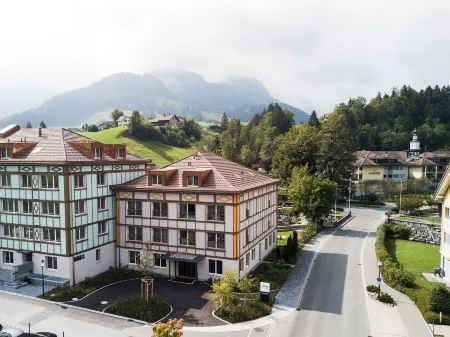 Hotel Weissbad Lodge by Hof Weissbad Отели в г. Гонтен