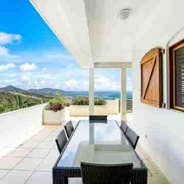 Tropical Oasis in St. Martin 5 min to beach! Huge private pool+panoramic views!! Others