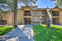 Resort Condo Retreat ~ 6 Mi to Downtown Bend! - Homestays