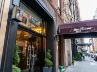 อเมริกานา อินน์ โรงแรมใกล้หอสมุดประชาชนนิวยอร์ก