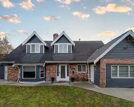 Spacious & Modern by the Beach ~ King & Queen Beds โรงแรมในไวท์ร็อค