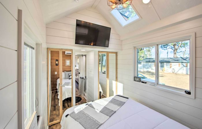 Shared Dock & Lake Access: Daingerfield Tiny Home