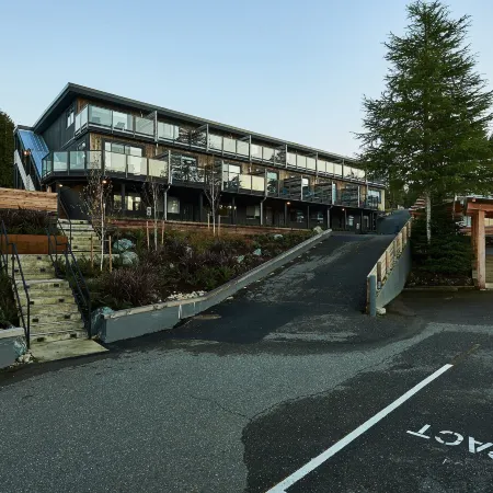 Tofino Resort + Marina