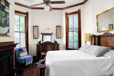 Brava House Bed and Breakfast Отели рядом с достопримечательностью «Mesmerize»