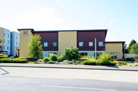 Paignton South (Brixham Road) Отели рядом с достопримечательностью «Splashdown Quaywest»