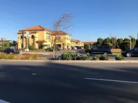 Cali Inn Hotels in Carson