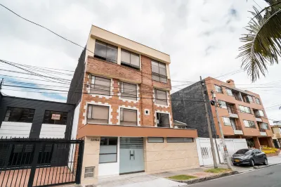 100 Wonderful House Hotels in Barrios Unidos