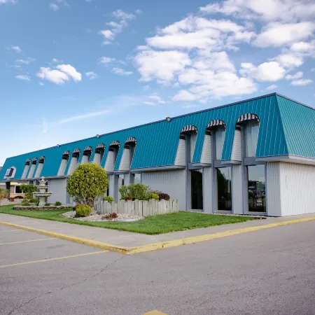 Spencer Inn & Suites