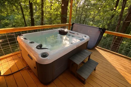 Couples Spa and Luxurious Shower - Cozy Kentucky Retreat