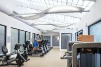 Newport Harbor Island Resort - Gym