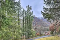 Peaceful Cottage w/ Mtn View Near Atv Trails!