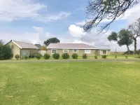 Windmill Farm Hotel di Bergville