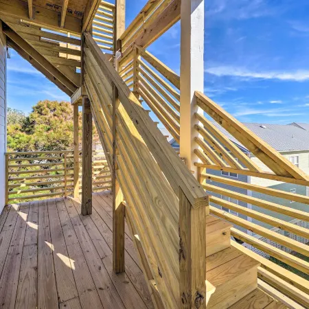Modern Home w/ Rooftop Deck, Walk to Beach!