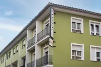 Agora Hostal Hotels near Plaza Jaume I