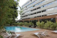 HÔTEL C Suites Chambres Spacieuses - piscina