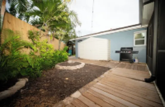Marlin Pool House Featuring Private Game Room, Mini Golf & Fire Pit!