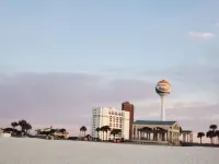 Pensacola beach condo, perfect location, w sunset water views