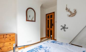 Stylish 2Bd Family Hideaway in Dover