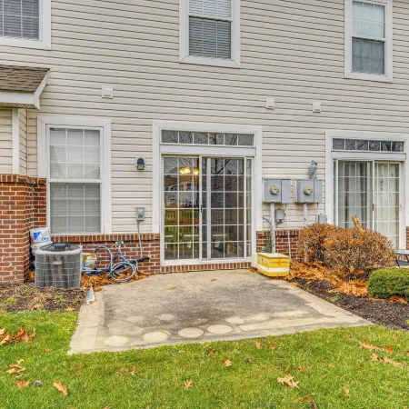 Close to Main Street: Townhome in Zionsville