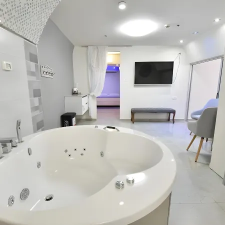 Hotel Maman