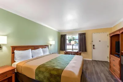 Econo Lodge Woodland Near I-5 Hotels near Ralph Harris Park