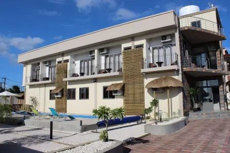 L'Oiseau de l'Ocean Tourist Residence Отели в г. Маврикий