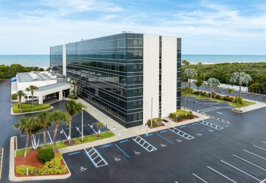 6. 힐튼 코코아 비..