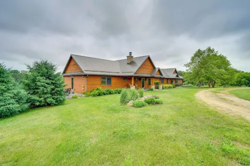 Hot Tub and Trail Access Spacious Stockholm Retreat - 3-Star