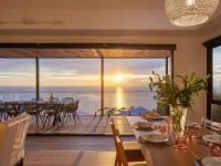 Azure Horizon Heated Pool with Stunning View Hotels in Mount Martha