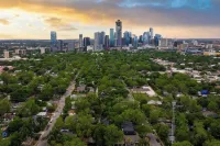 프라이빗 풀, 파이어핏, 파티오, 이스트 오스틴 다이닝, 음악, 예술, 벽화까지 걸어서 갈 수 있는