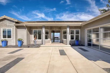 Summit Ranch by Avantstay Infinity Pool + Views