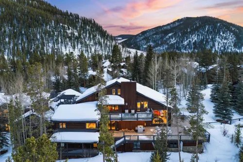 Crown Jewel of Keystone by AvantStay - Country Houses