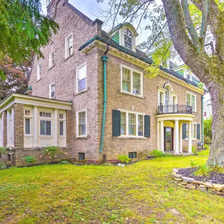 Charming Historic Home ~ 1 Mi to Dtwn Olean! Hotels in Olean
