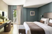 The Y Hotel Hôtels à : Likovrisi Pefki