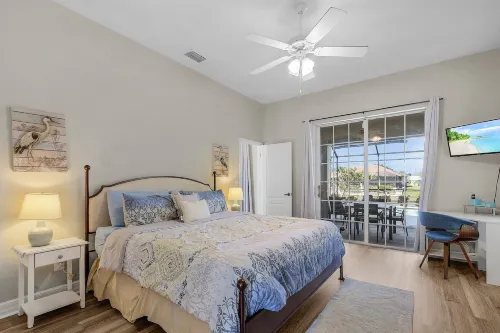 Blue Oasis 3 Bedroom Home by RedAwning - parking