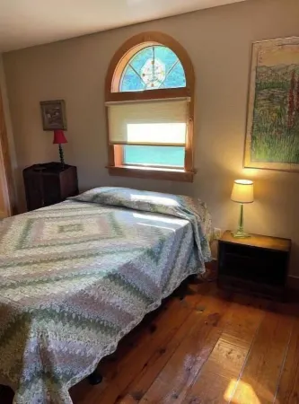 Peaceful and private cabin overlooking the Little Buffalo River.