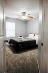 Modern 3-Bedroom Townhome with Full Amenities – Your Home Away from Home!