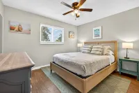 Trailside Fun, .0.5 miles from the Pinellas Bike Heated Pool,Summer Ready!