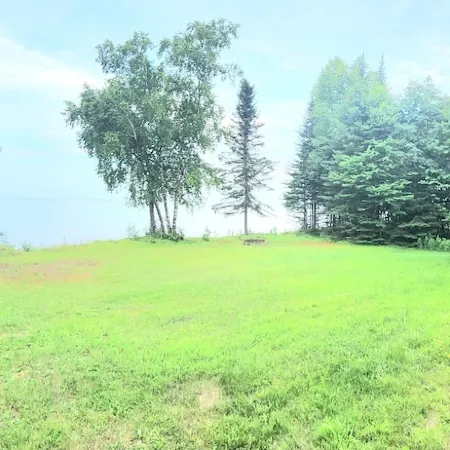 Serene Lake Superior Escape Beachfront Getaway or Snowy Ski Retreat