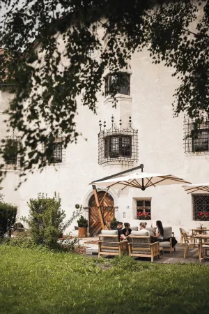 Ansitz Heufler by Norbert Niederkofler Отели в г. Разун-Антерсельва