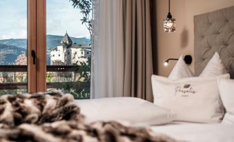 Presulis Hideaway Apartments & Restaurant