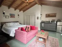 At the Merriewood Retreat you are in a private, serene,garden setting.