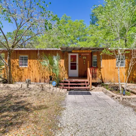 Fire Pit & Boat Dock: Peaceful Dunnellon Cabin!