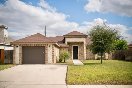 Cozy & Modern 3BR House  Edinburg, Texas