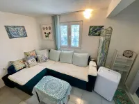 Laniakea small apartment in shared house Hotels in 