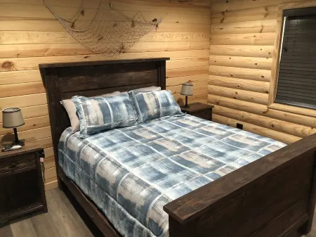 OUACHITA RIVER CABIN LIKE NO OTHER YOU WILL FIND!!!!