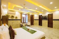 ELIVAAS Ivory Estate Pet-friendly Farm