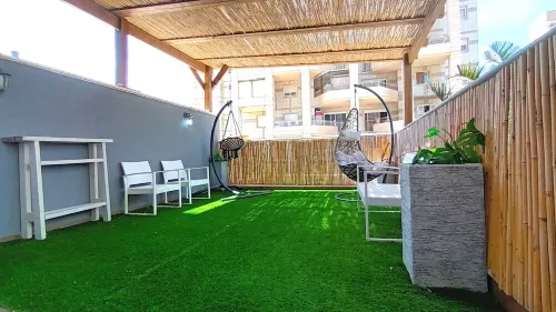 Jacuzzi Beach Suite W/ Gym: 4 rooms + Huge Balcony Hotels in Ashkelon